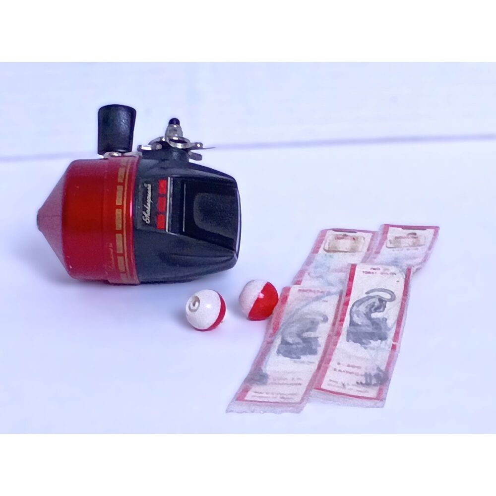 Shakespeare Spin Cast Fishing Reel Thumb Line Release